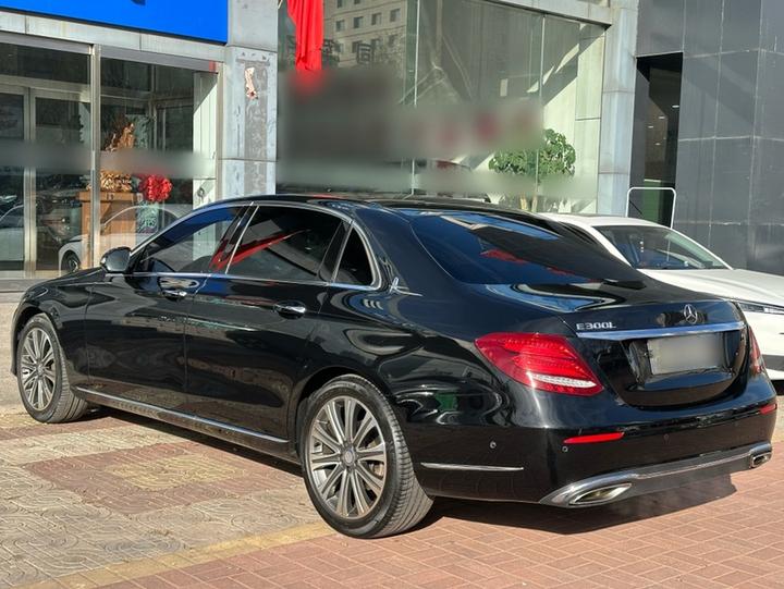 E-Class 2016 E 300 L Luxury photo 4