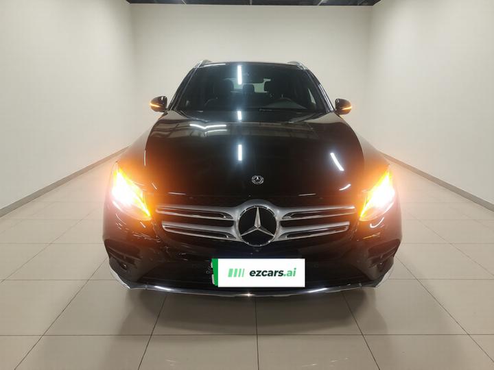 GLC 2018 GLC 260 4MATIC Luxury photo 2