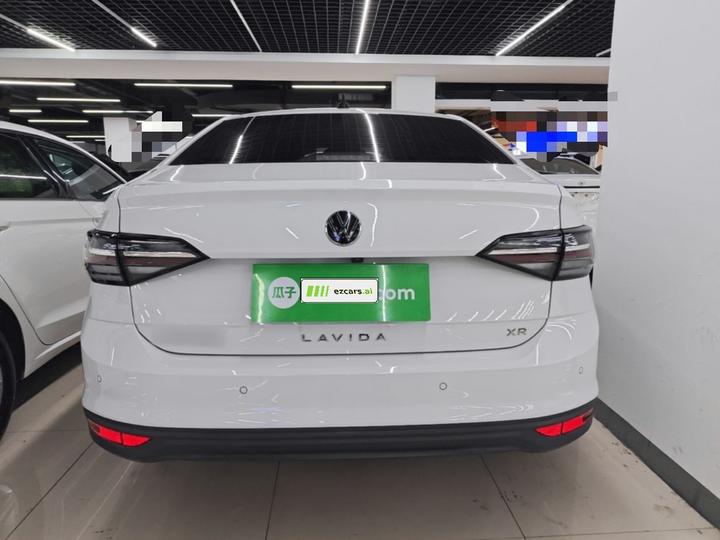 Lavida 2023 1.5L AT photo 3