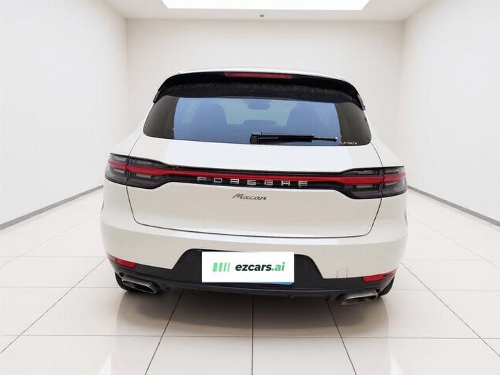 2018 Macan 2.0T photo 3