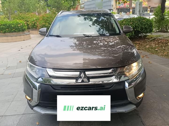 Outlander 2018 2.0L RWD 7-Seater photo 2