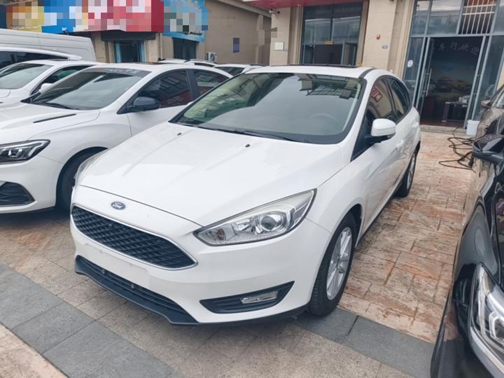 Focus 2018 Hatchback Classic 1.6L AT Fashion