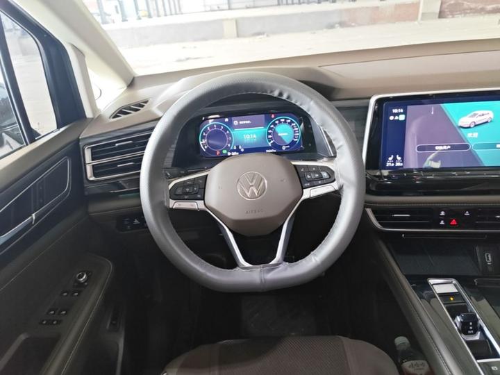 Viloran 2022 380TSI Premium photo 6