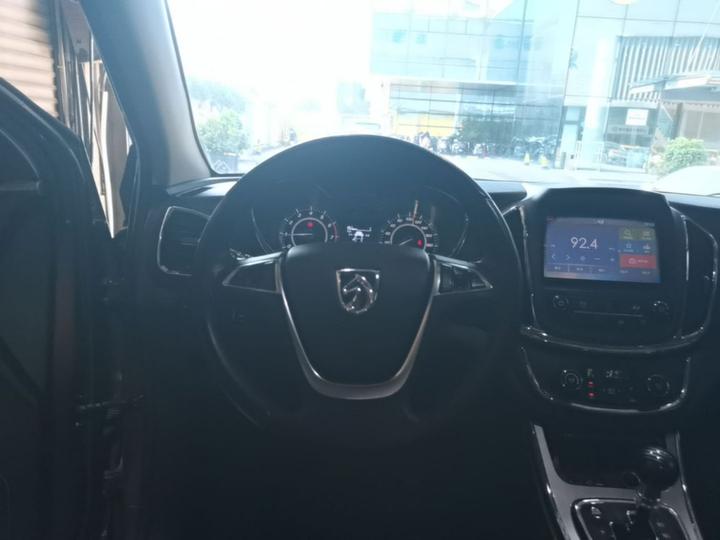 560 2016 1.8L iAMT Luxury photo 2