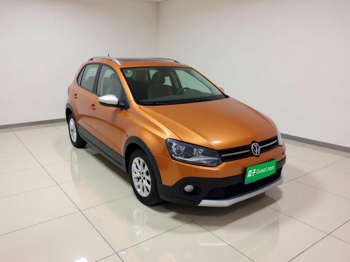 2016 1.6L Cross Polo AT photo 3