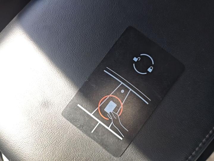 Model Y 2023 RWD photo 8