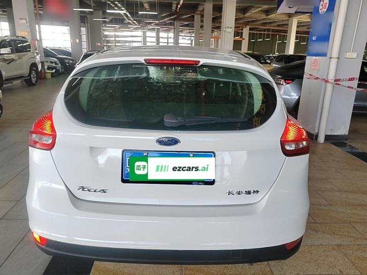 Focus 2017 Hatchback 1.6L AT Comfort photo 3
