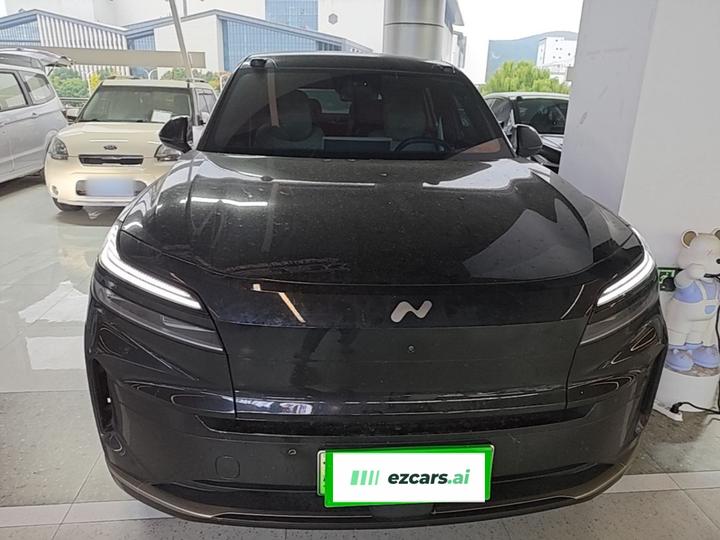 L90 2025 Max 6-Seater 60 photo 2