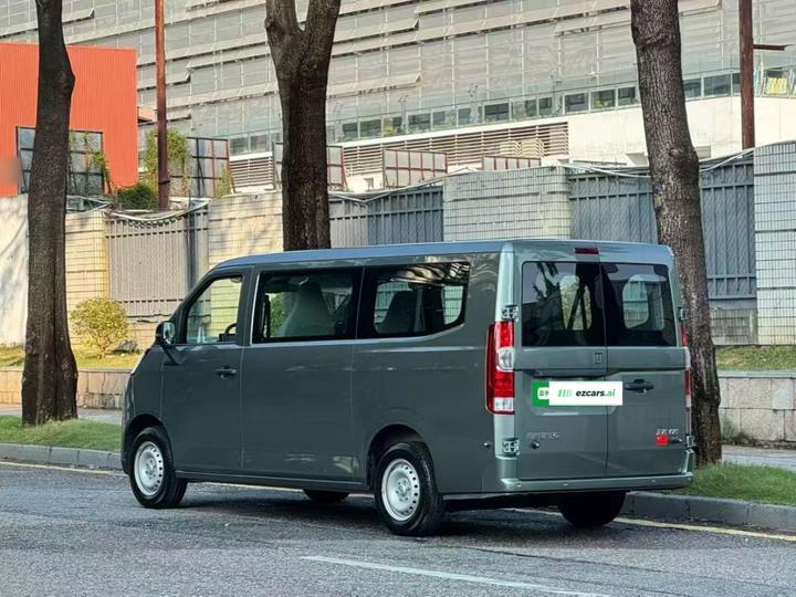 V 2025 V7E 51.4kWh photo 4