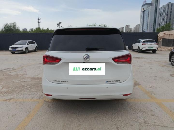 GL6 2021 323T Mild Hybrid Luxury photo 3