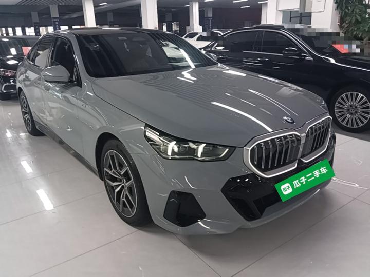 5 Series Imported 2024 530i Leading M Sport Package photo 3