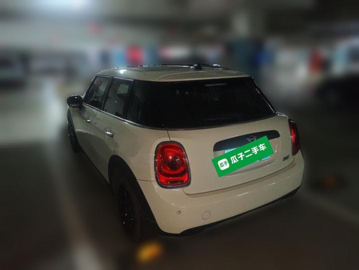 2019 1.5T ONE PLUS 5-Door photo 4