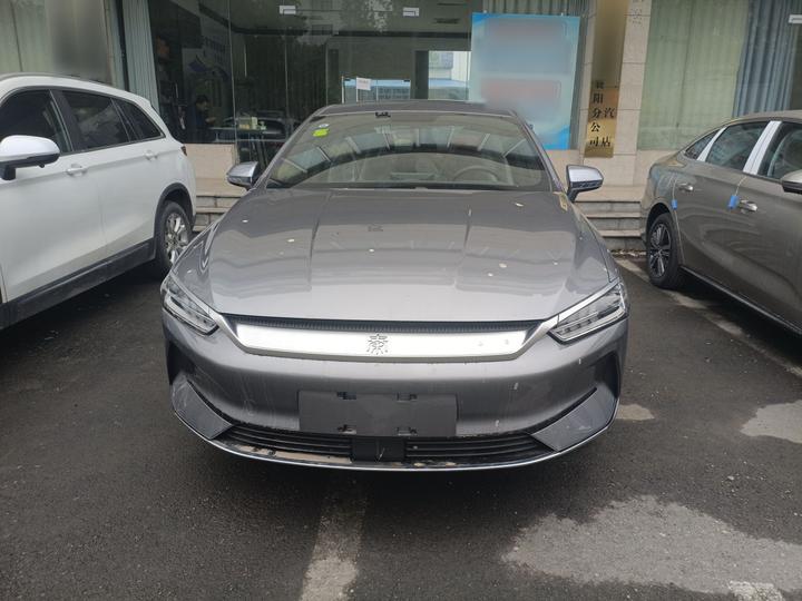 Qin PLUS 2023 EV 510KM photo 2