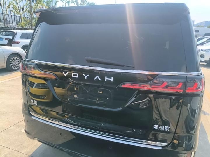 Voyah Dreamer 2025 PHEV AWD Premium Qiankun photo 3