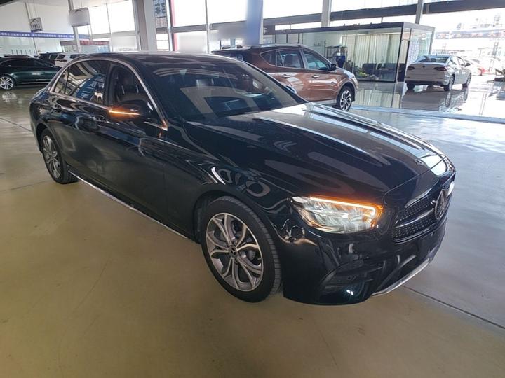 E-Class 2022 Facelift E 300 L Sport Fashion photo 3