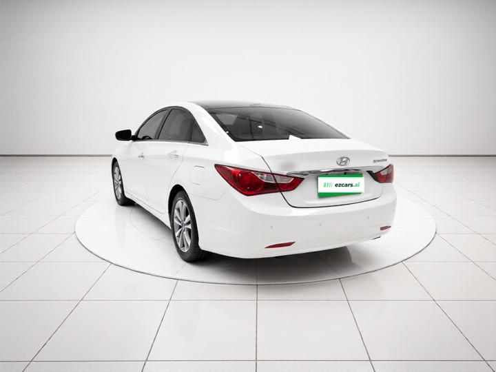 Sonata 2011 2.0L AT Luxury photo 4