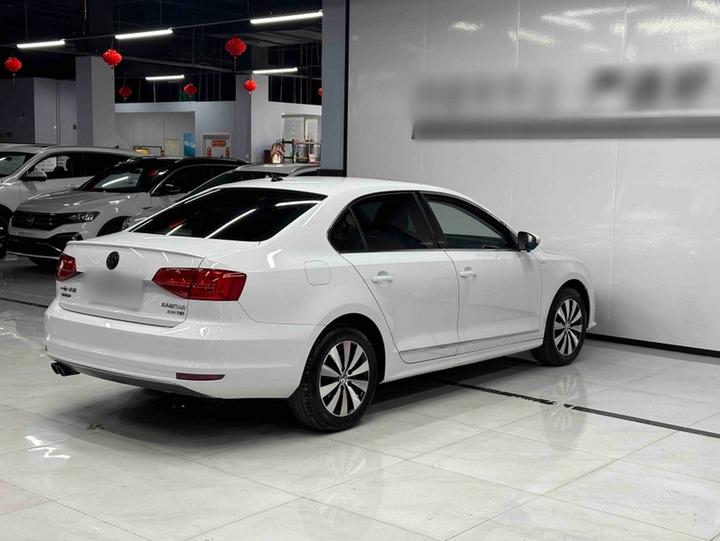 Sagitar 2015 230TSI AT Luxury photo 4