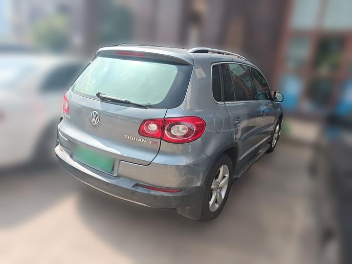 Tiguan 2010 1.8TSI AT RWD photo 6