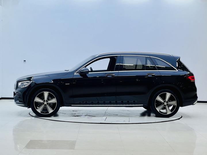 GLC 2022 GLC 300 L 4MATIC Dynamic Edition photo 3