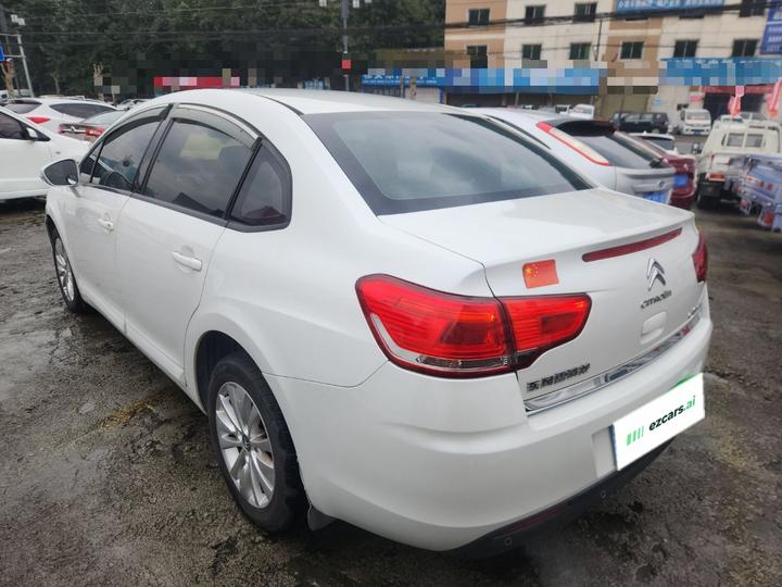 2013 Sedan 1.6L MT photo 4