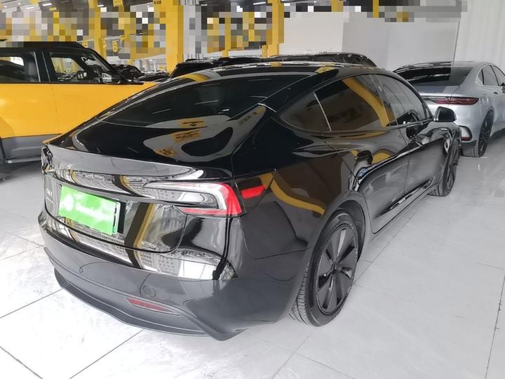 Model 3 2023 RWD photo 4
