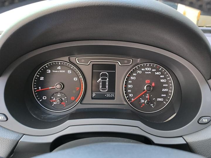 Q3 2013 35 TFSI Progressive photo 4