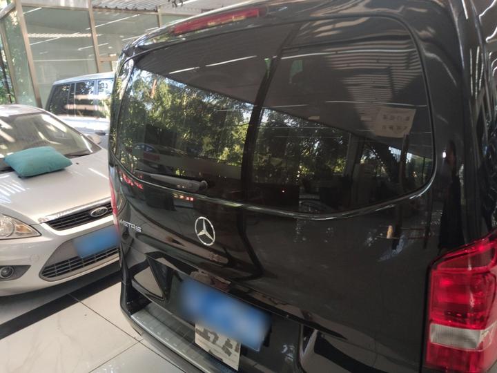 V-Class Parallel Import photo 4