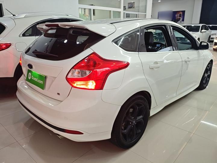 Focus 2012 Hatchback 2.0L AT Luxury Sport photo 6