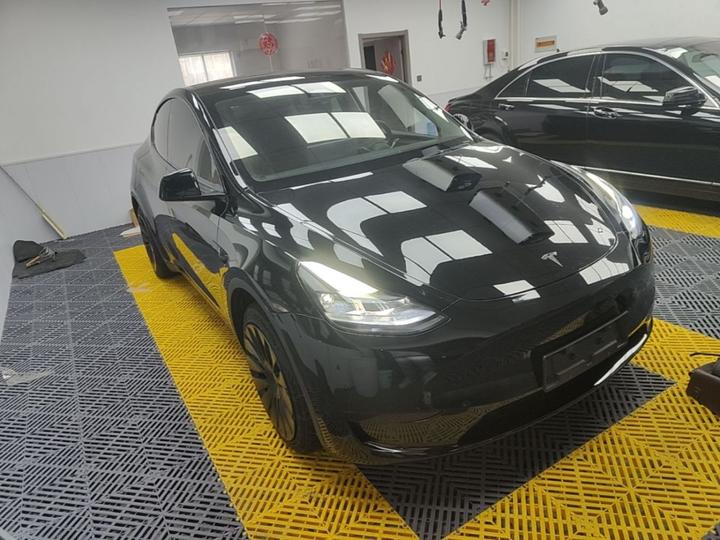 Model Y 2024 RWD photo 3