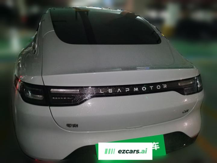 Leapmotor C01 2023 EREV 216 Comfort photo 5