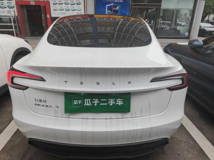 Model 3 2023 RWD photo 5