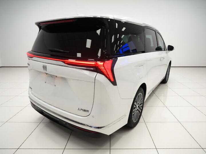 GL8 EV 2024 Exclusive 7-Seater photo 6