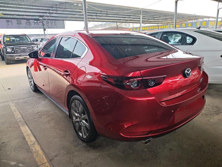 3 Axela 2021 2.0L AT photo 4
