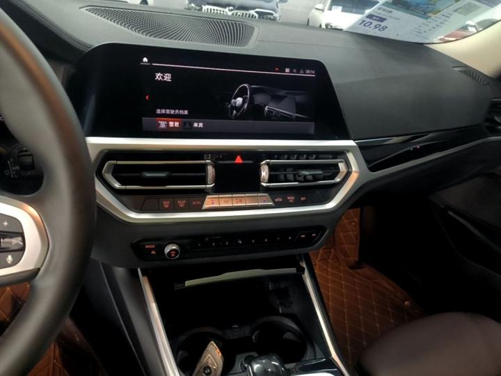 3 Series 2020 320Li M Sport Package photo 4