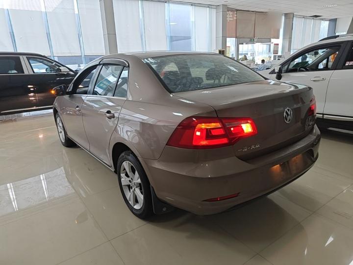 Bora 2015 1.6L MT Comfort photo 4