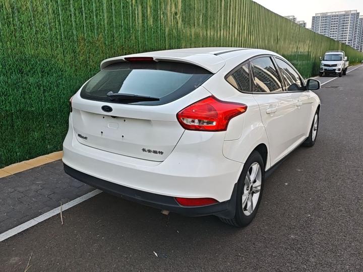 Focus 2017 Hatchback 1.6L AT Comfort photo 4
