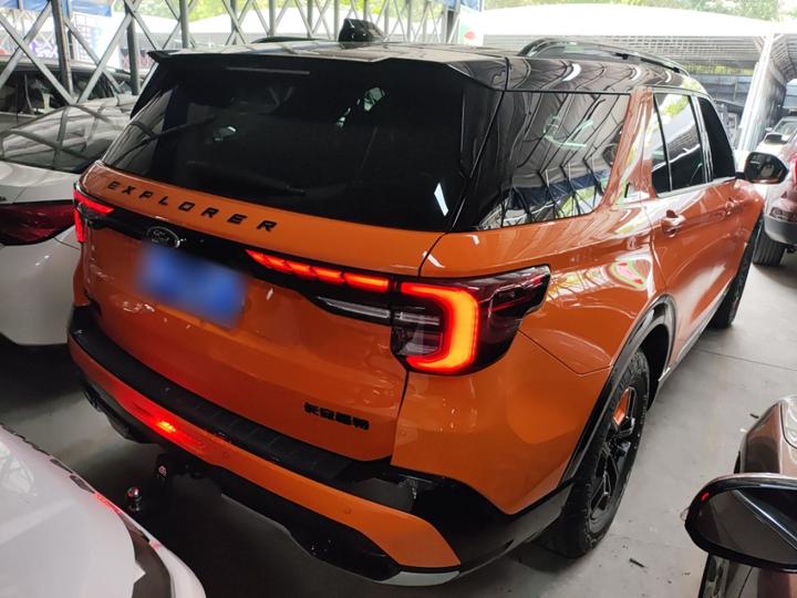 Explorer 2024 2.3T EcoBoost Summit 7-Seater photo 4