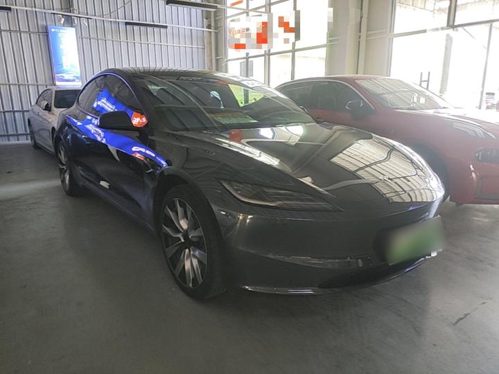 Model 3 2023 RWD photo 3