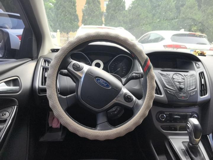 Focus 2012 Hatchback 1.6L AT photo 3