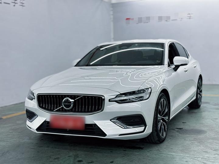 S60 2024 B4 Luxury