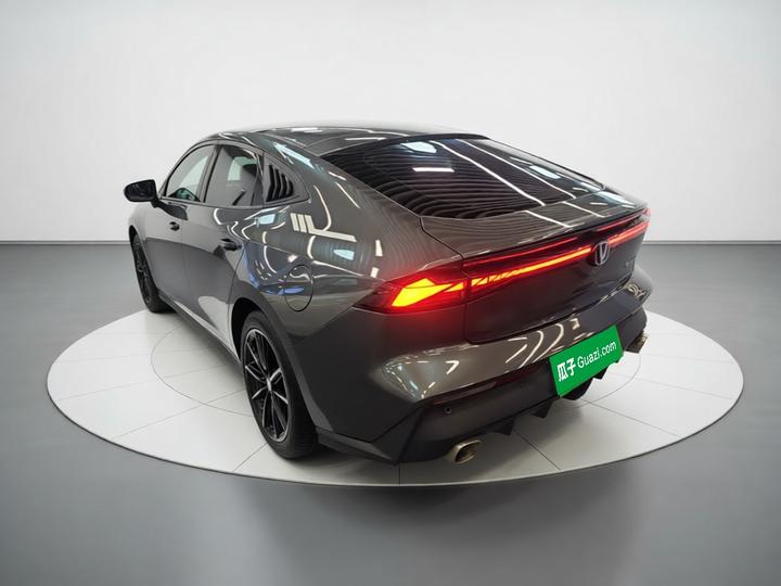 UNI-V 2023 1.5T Premium photo 4