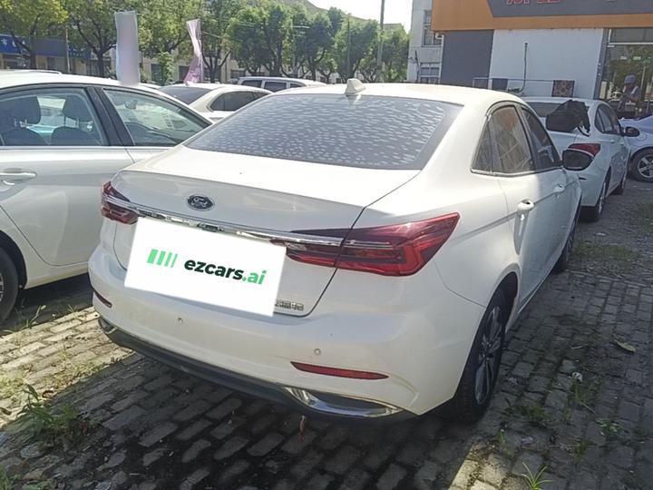 Escort 2021 1.5L AT photo 4