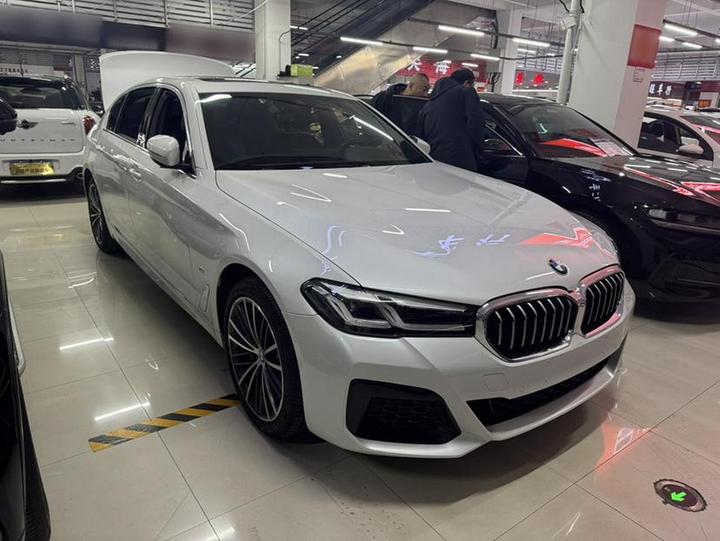 5 Series 2022 Facelift 530Li Leading M Sport Package photo 3