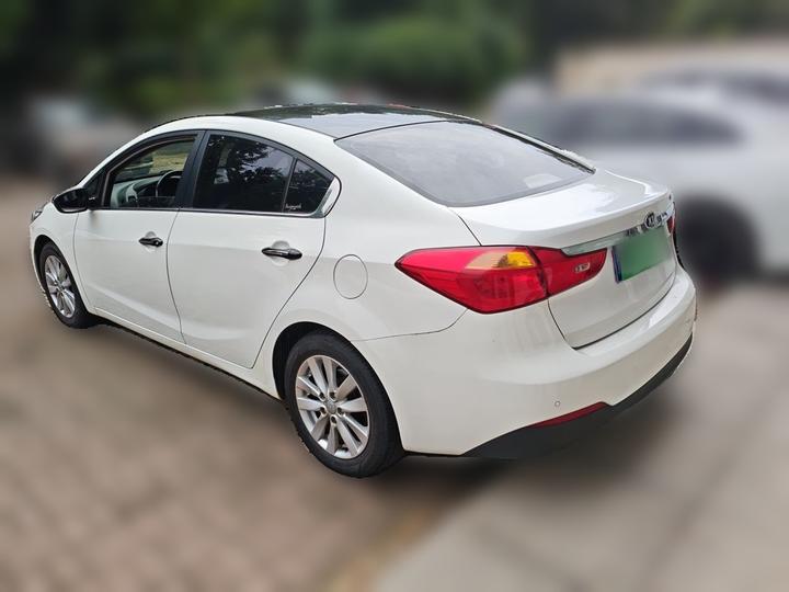 K3 2015 1.6L MT GLS photo 4