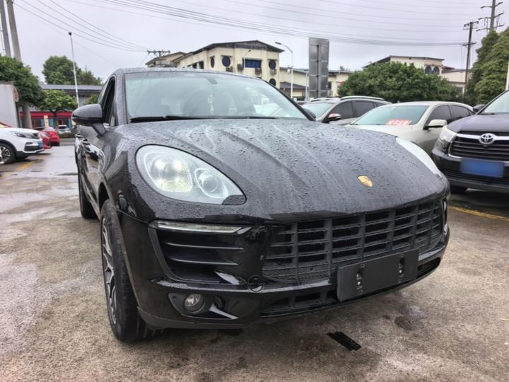 2014 Macan 2.0T photo 3