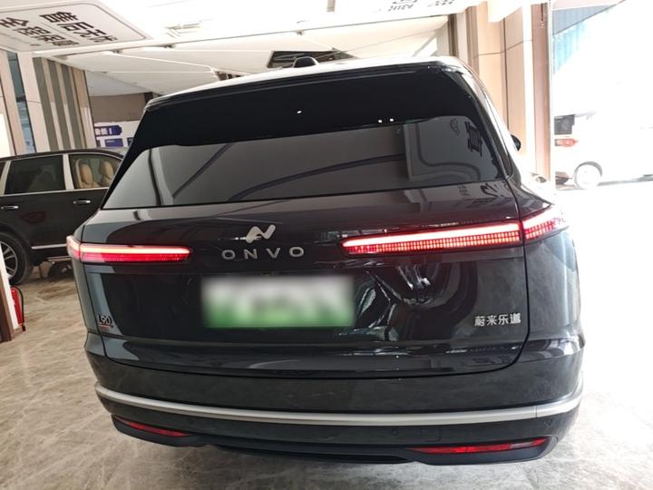 L90 2025 Ultra 6-Seater 85 photo 3