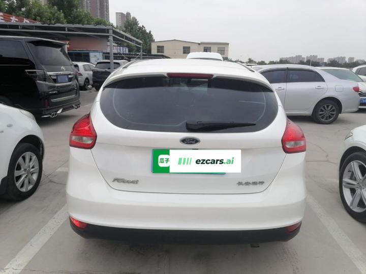 Focus 2017 Hatchback 1.6L AT Comfort photo 3
