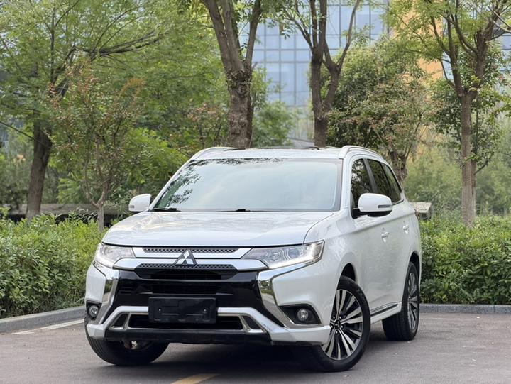 Outlander 2020 2.0L RWD Enjoy 7-Seater