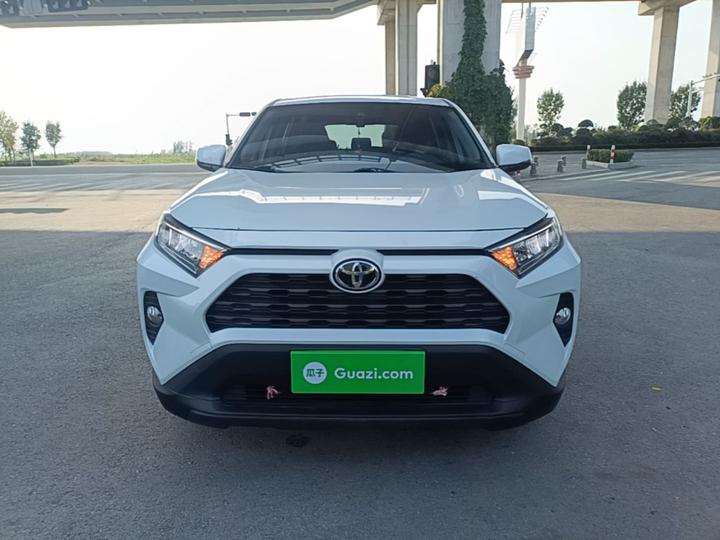 RAV4 2022 2.0L CVT RWD photo 2
