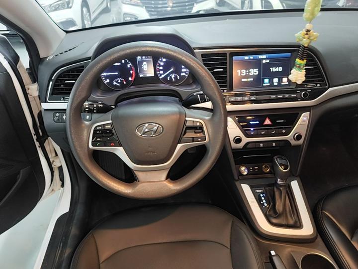 Elantra 2016 1.6L AT Smart Elite photo 3
